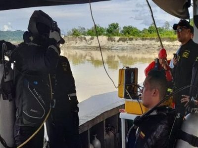 Un muerto y seis desaparecidos tras el naufragio de una embarcación con migrantes en la frontera de Colombia