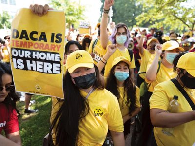 Fiscales demócratas buscan defender acceso a la salud de “dreamers”