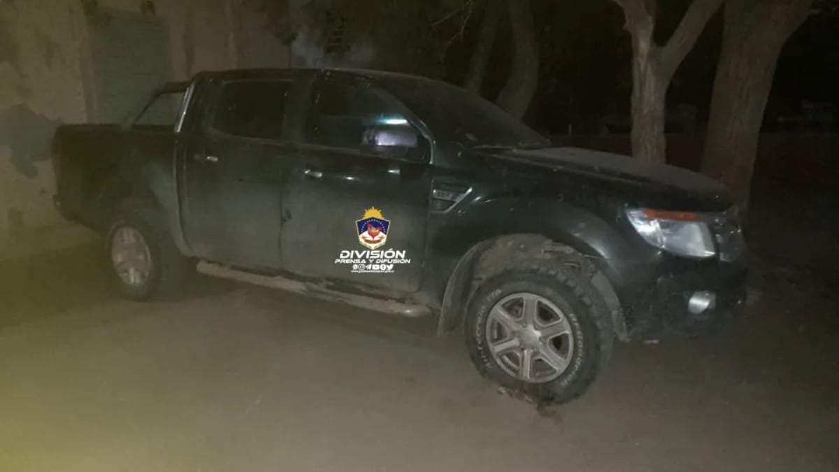 La camioneta que fue recuperada. Fuente: (Policía del Neuquén)