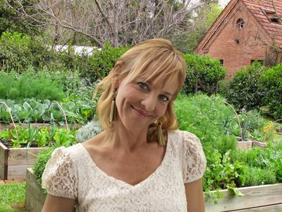 Huerta comunitaria y elegancia en cada ambiente: así es la lujosa casa de Jimena Monteverde