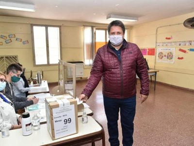 Mariano Gaido votó acompañado de Omar Gutiérrez: “Estamos muy expectantes y agradecidos”