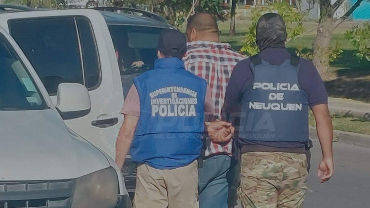 Uno de los identificados en los videos como quien efectuó disparos al aire la noche de Navidad. Fuente (Policía de Neuquén)
