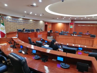 Diputados, alcaldes y regidores podrán reelegirse en BC... sin pedir licencia