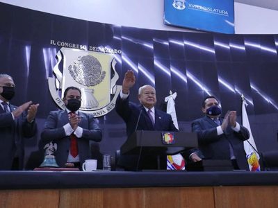 Víctor Castro Cosío asume la gubernatura de Baja California Sur
