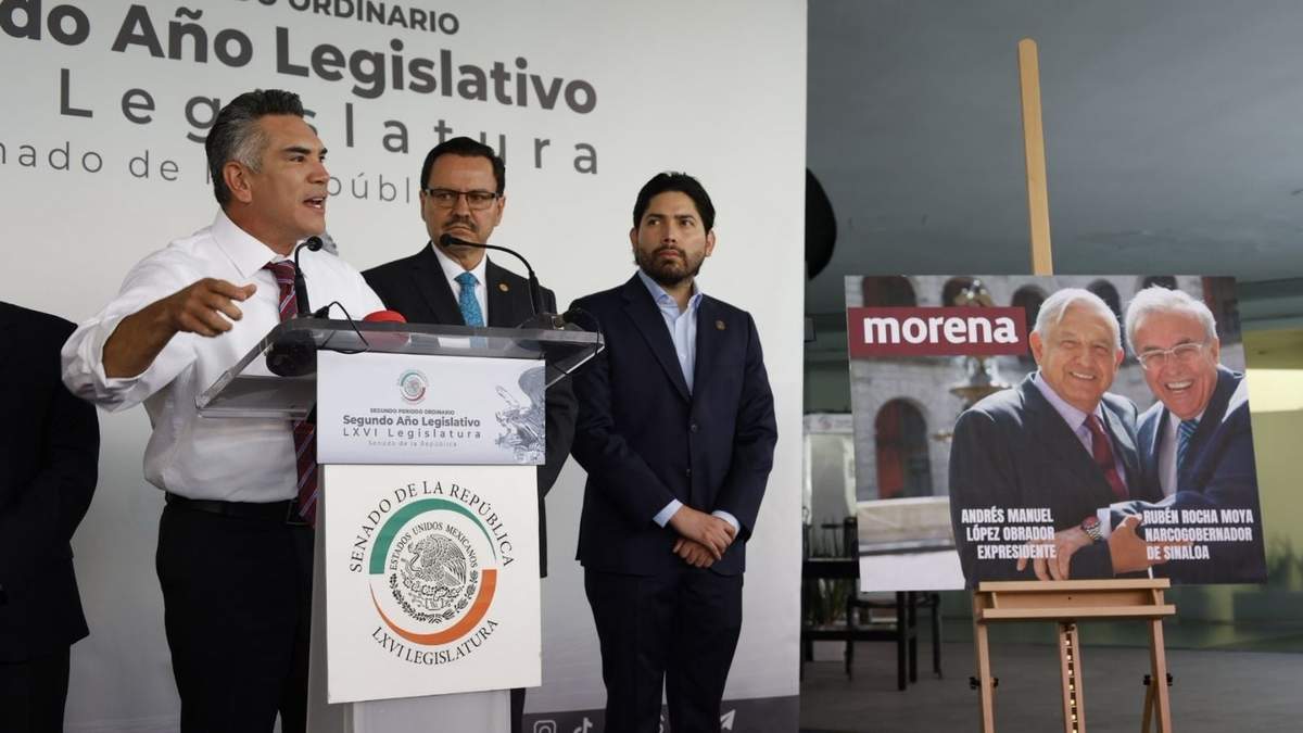 Alejandro Moreno en la conferencia de prensa en el Senado