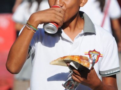 Industria de alimentos chatarra se colgó de la pandemia para limpiar su imagen