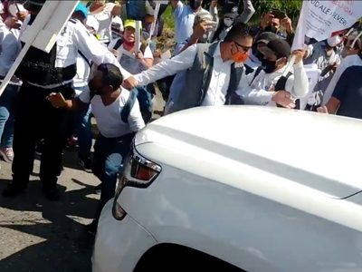 Autoridades de Veracruz "huyen" de familiares de desaparecidos