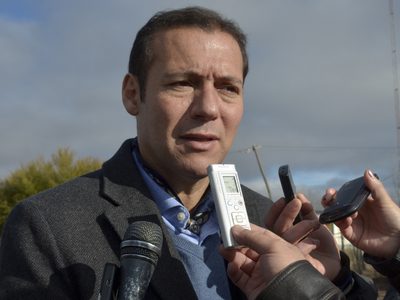 Omar Gutiérrez confirmó la aplicación de la dosis adicional desde los 40 años en Neuquén