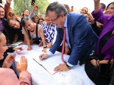 Se reúne Marcelo Ebrard con legisladores federales afines y con Ignacio Mier