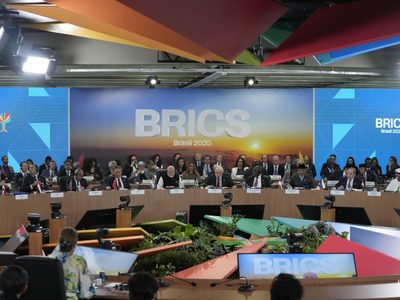 Bloque BRICS condena alza de aranceles en cumbre ensombrecida por tensiones en Oriente Medio