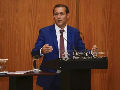 Omar Gutiérrez anunció una importante inversión en oleoductos