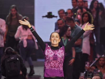 Sheinbaum pide unidad en CDMX... y la mayoría le responde con porras a Clara Brugada (Video)