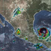 Grace recobra fuerza y avanza hacia Veracruz como huracán categoría 1