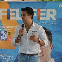 Candidato del PAN en Querétaro se promociona en pantallas gigantes pagadas por el ayuntamiento