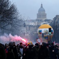Paro por la reforma de pensiones cancelará el 20% de los vuelos en Francia