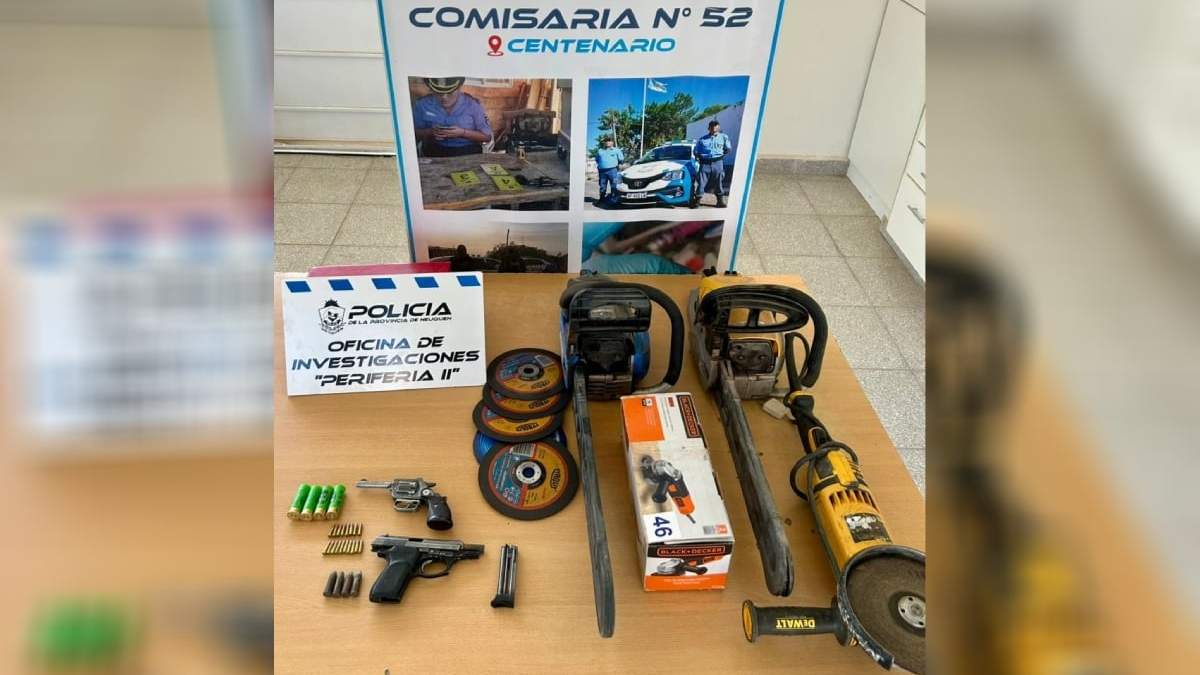 Parte de lo secuestrado en los allanamientos en Centenario. Fuente: (Policia del Neuquén)