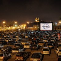 Las películas vuelven retro al AMBA: sin estrenos y con autocine