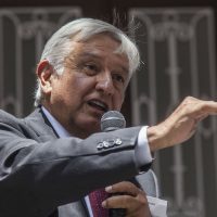 López Obrador quiebra el mando en el Ejército y lo mantiene en la Marina