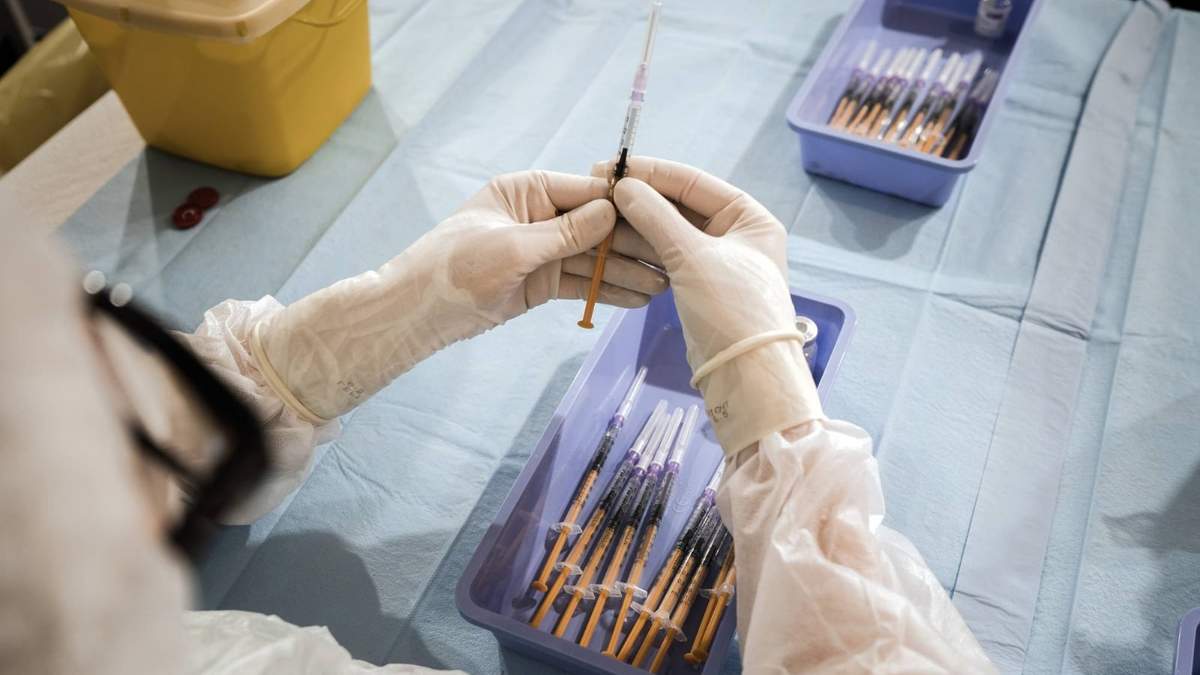 Campaña de vacunación contra el coronavirus en Reino Unido. Fuente: (Twitter)
