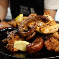 ¿Quién fue el cocinero rioplatense que popularizó la parrillada?