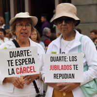 Protestan contra Duarte por saqueo a la reserva de pensiones