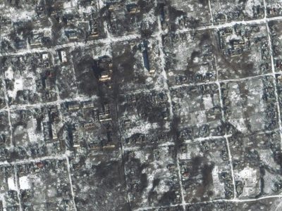 Rusia busca avances en Bájmut y refuerza defensas en el sur