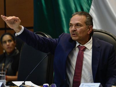 Revelan gastos millonarios en Pemex en tiempos de Peña Nieto y Romero Deschamps