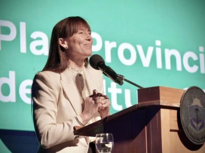 Julieta Corroza aseguró que Neuquén no tiene "nada que ver" con las políticas que desarrolla el Gobierno nacional