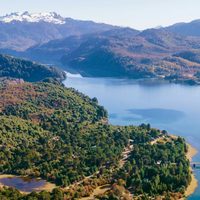 Villa Pehuenia, un refugio patagónico donde la naturaleza se vive todo el año