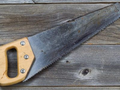 Con ese serrucho oxidado que ibas a tirar, armá estos 2 hermosos proyectos para tu casa sin gastar un peso