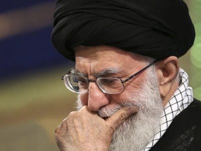 Medios estatales iraníes confirman la muerte de Alí Jamenei, líder supremo del país