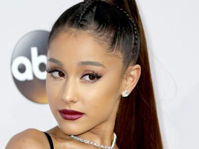 "¡Te vuela la cabeza!": Ariana Grande deslumbra con belleza y algo más... ¡Mirá!