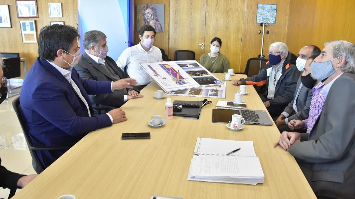 Analizan los avances en el proyecto del Parque Solar de Neuquén Capital. Fuente: (Twitter)