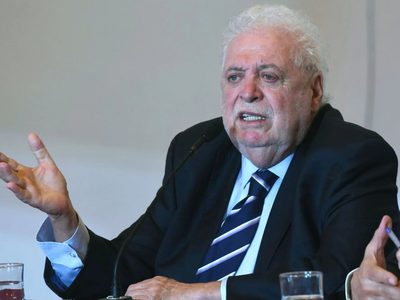 Argentina sufrirá "un incremento" en los casos de coronavirus, admitió González García