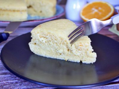 Tarta de yogur sin gluten: jugosa y rápida de hacer con solo 4 ingredientes