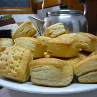 Libritos crujientes para el mate: facilísimos de hacer para la merienda y sin gastar fortuna en la panadería