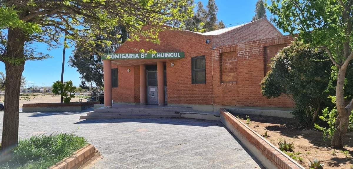 Comisaría 6 de Plaza Huincul. Fuente: (Cutral Co al Instante).