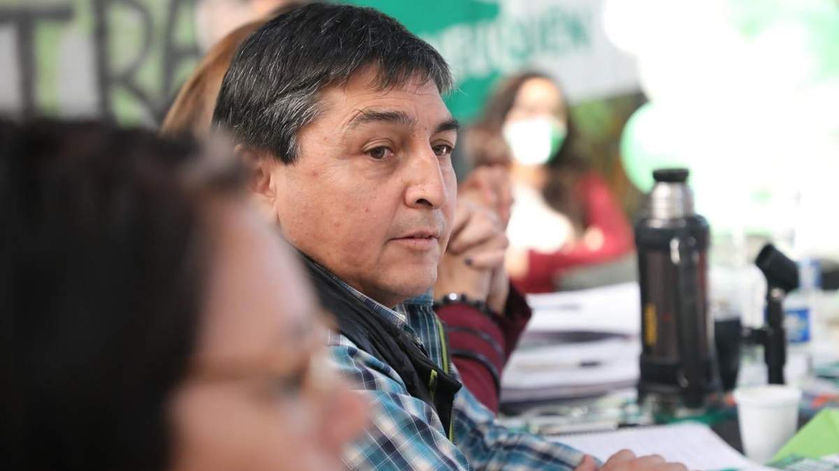 El secretario general de ATE Neuquén, Carlos Quintriqueo. Fuente: (Facebook)