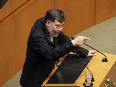 “Medios van a desaparecer”: Fernández Noroña arremete contra la prensa por viaje privado en Coahuila