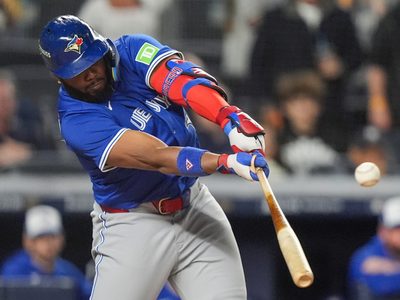 Azulejos someten a Yankees y van a su primera Serie de Campeonato de la Liga Americana desde 2016