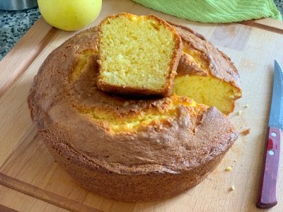 Bizcochuelo nube de manzana: la receta de la abuela para que quede re cremoso y con el sabor más casero