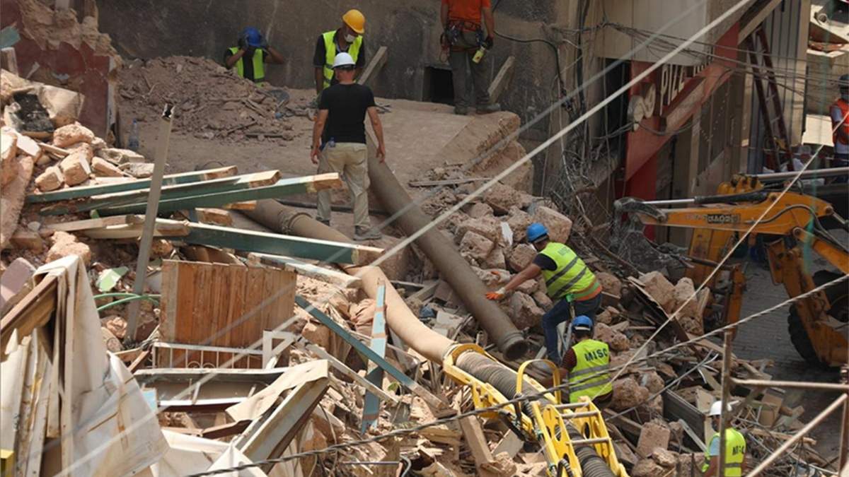 El equipo de socorristas chilenos, Topos Chile, arribó recientemente al Líbano. Fuente: (Twitter)