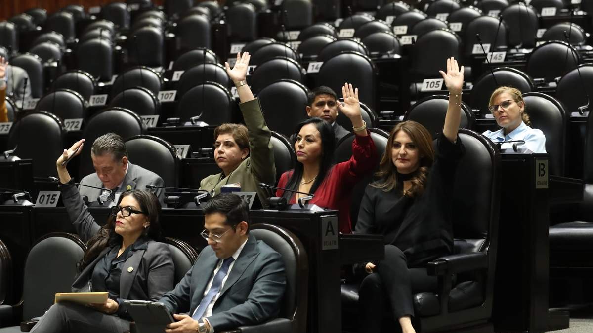Diputados de las comisiones Unidas de Energía, y de Hacienda y Crédito Público