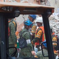 Rapiña militar en el sismo