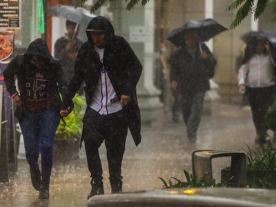 Siguen este martes las lluvias intensas con descargas eléctricas y posible granizo