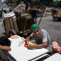 Argentina: gobierno de Milei advierte con retirar ayudas sociales a los que salgan a manifestarse