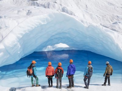 Trekking sobre hielo en el Glaciar Perito Moreno: precios, recorridos y qué incluye la excursión