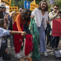 Se encrudecen las manifestaciones en Irán por el asesinato de Mahsa Amini