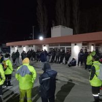 La municipalidad de Cipolletti estuvo tomada por sus trabajadores durante una hora