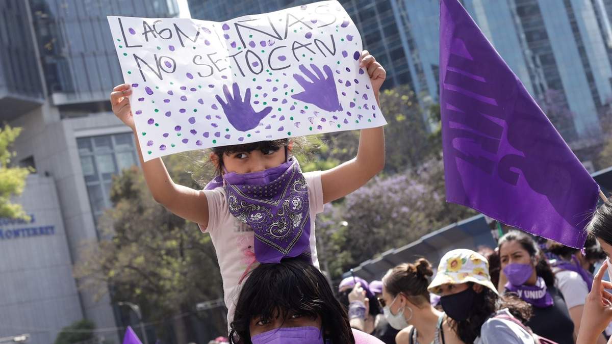 Marcha en contra de la violencia contra mujeres y niñas